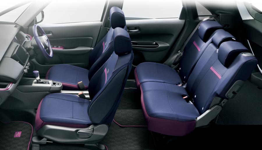 Интерьер Honda Fit e:HEV by Modulo 2020 года  (JP) (фото 10 из 12)